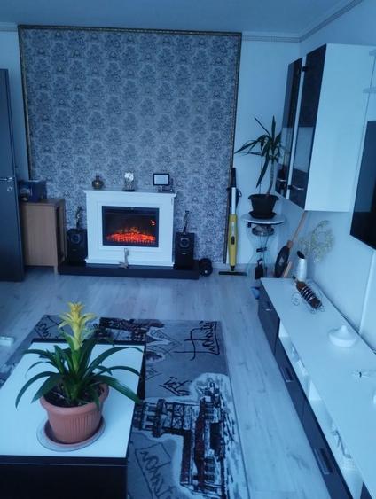 Apartament decomandat de patru camere ,etajul trei - 8