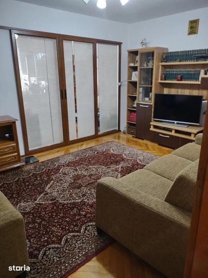 Apartament 3 cam de vanzare - 2