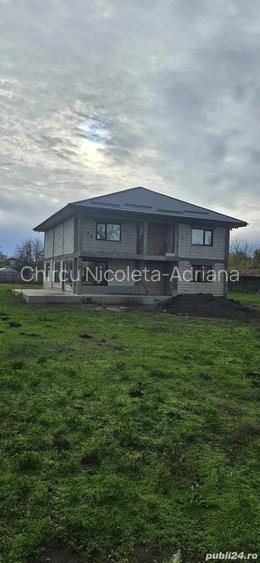 Casa de vanzare locul ideal pentru lini?te, natura ?i confort!