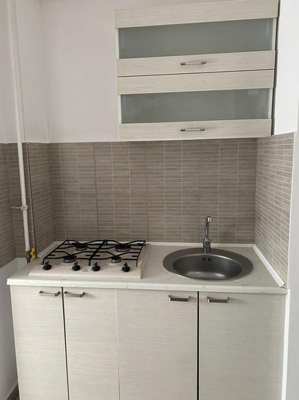 Inchiriez garsoniera - 7