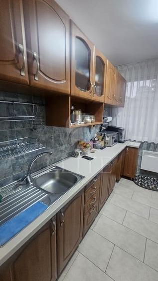 Apartament 3 camere în zona PIATA 14 IULIE - 22