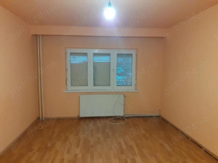 Vanzare Apart. 2 camere cf.1 decomandat, supr. utila de 49.mp. + balc. de 16.mp. zona Calarasi 4 - 5