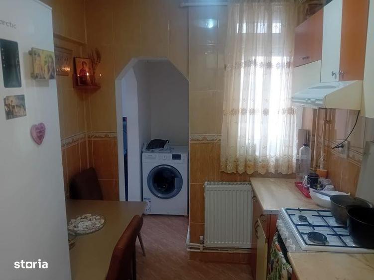 Ap 2 cam, etaj1,balcon,42mp,la cheie - 1