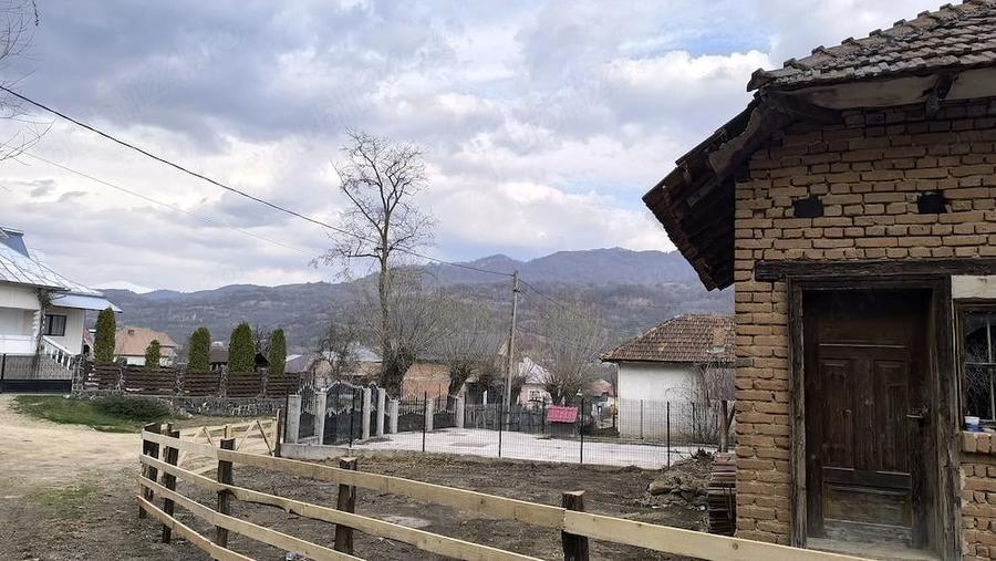 Casa batraneasca de vanzare in Corbi locul unde lini?tea intalne?te natura - 3