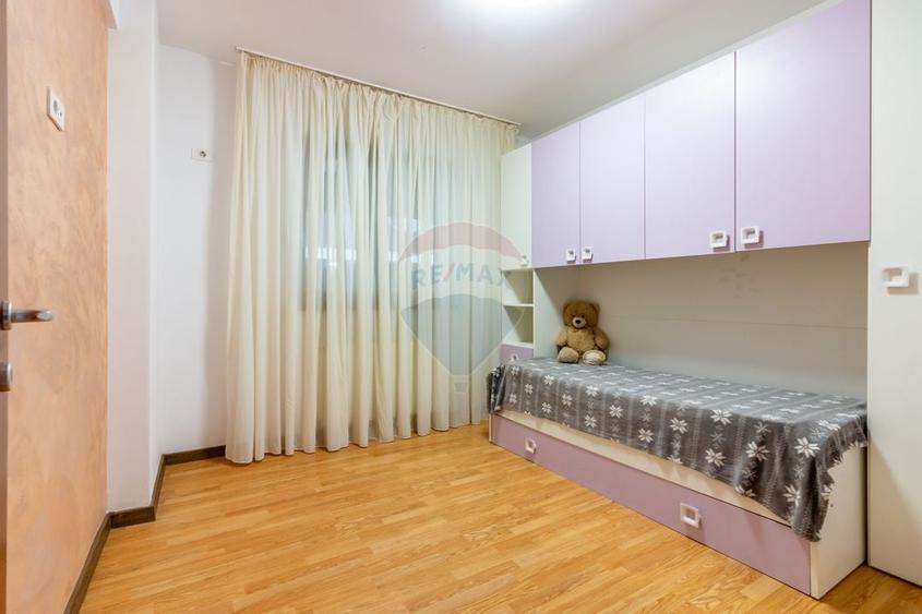 Apartament cu 4 camere si gradina proprie de vanzare/ str.  Amurgului - 9