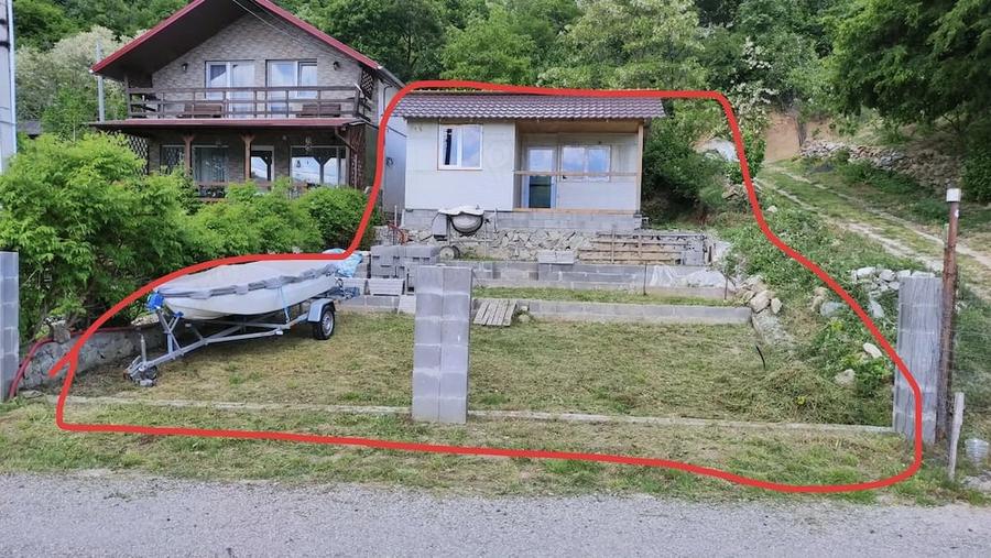 Teren de 200 mp, în Dubova