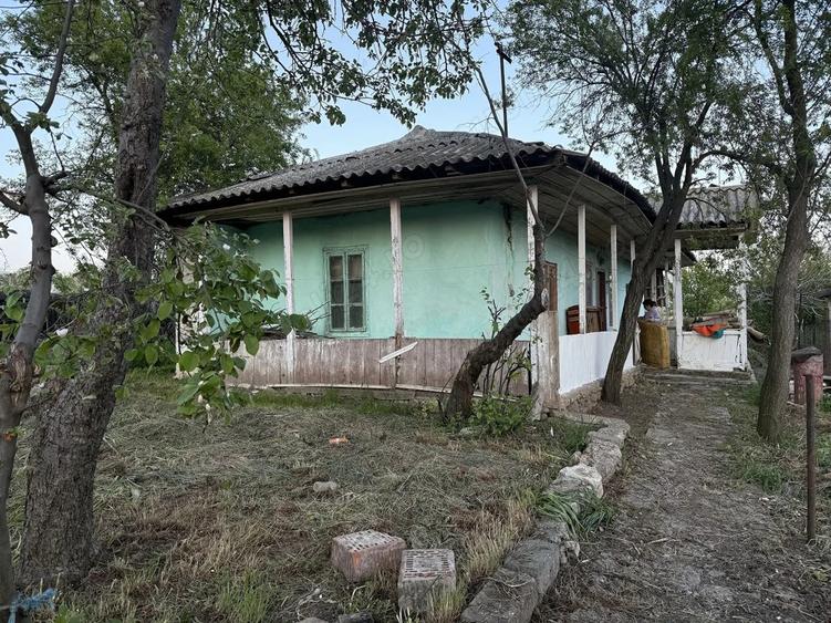 Casa Batraneasca Din Piatra Cu Curte 2042mp - 3