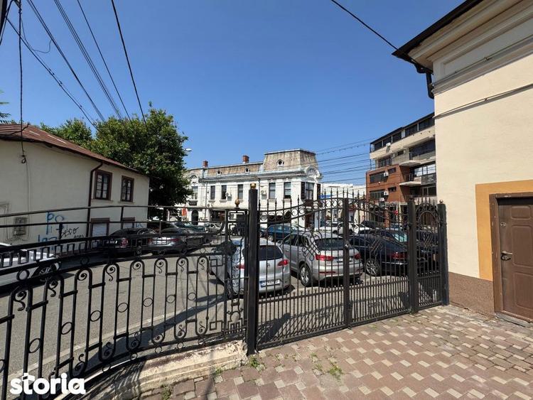 Spatiu comercial Ultracentral stradal,43,05mp, curte, cu posibilitate - 1