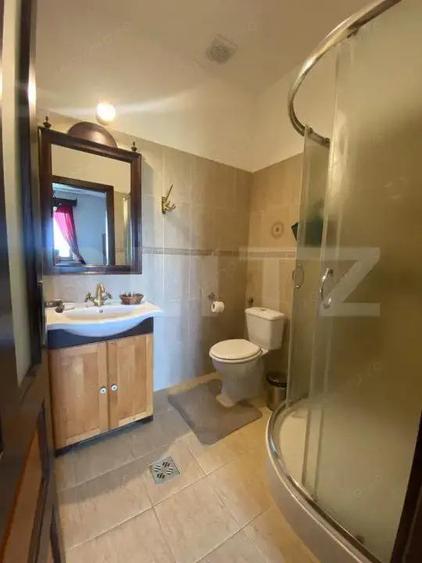 Conac de vanzare 7 camere, baie proprie, crama, ciubar ?i poten?ial - 8