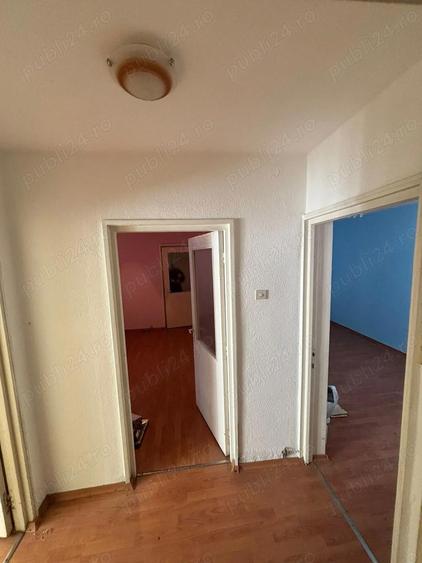 Apartament 3 camere, 60 mp, decomandat, etaj 3 Piatra Neam?, str. Nicolae Iorga - 10