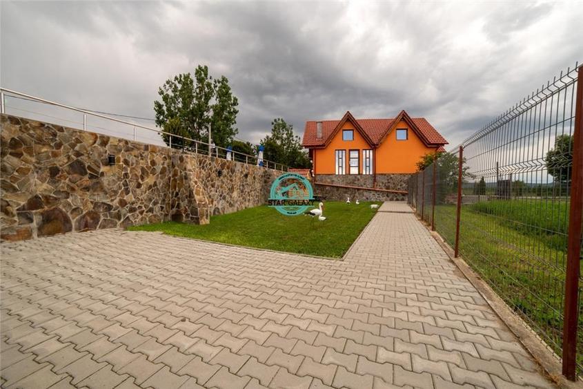 Oportunitate ! Pensiune 7 camere, 4 apartamente, 760mp utili la E60 - 44