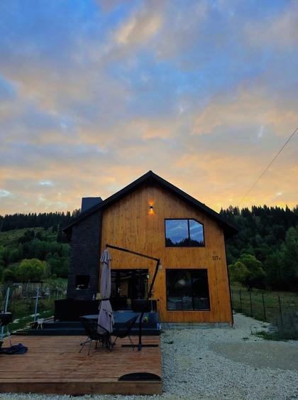 Leresti Arges Vila 4 camere, 2024, 180mp zona linistita de munte, teren 900mp - 1