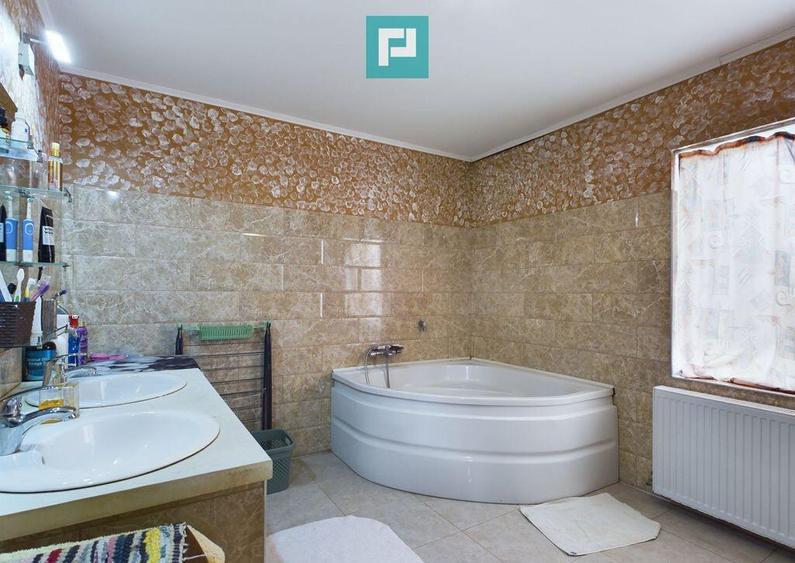 Casa cu 5 camere in Nadlac - 11