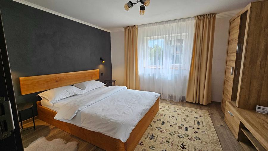 Casă cu 2 camere cu Teren 250 Mp în Central
