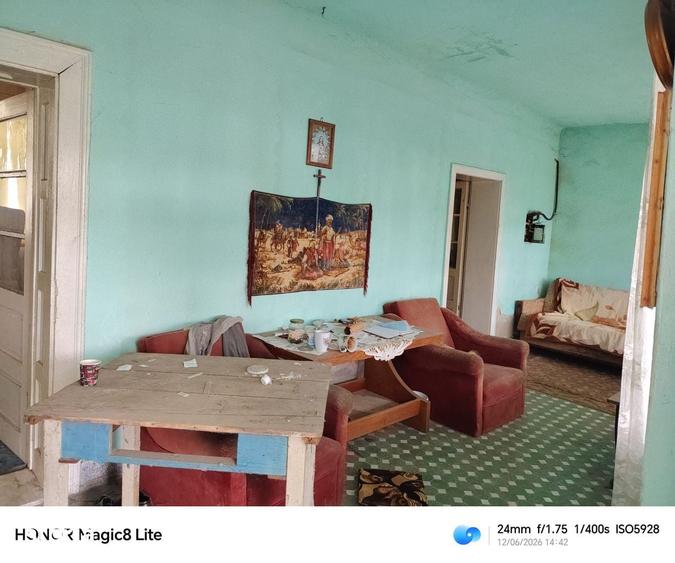 Vand urgent,negociabil, Casa 256 mp; 8 camere; teren 385mp; 65000 euro - 7