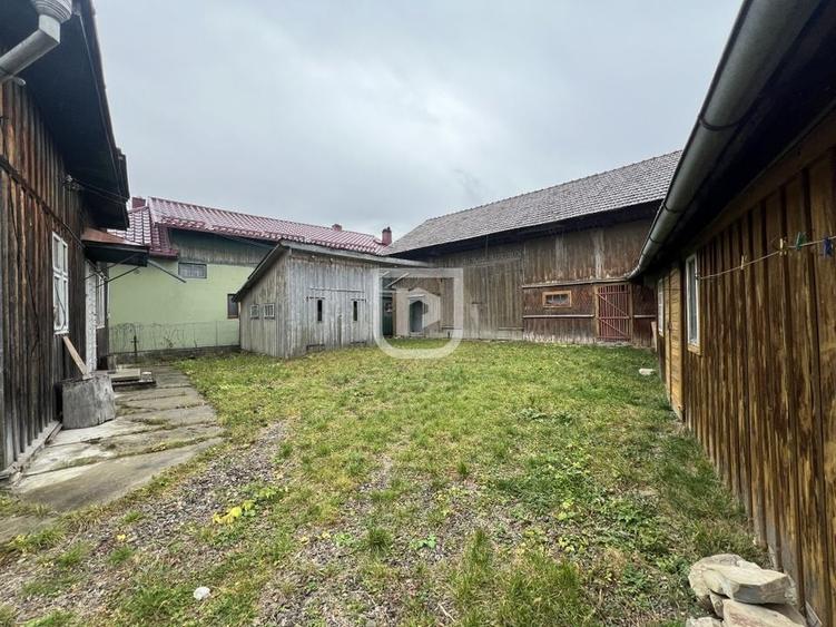 De vanzare casa, atelier fierarie, 4 anexe - 2507 mp in Manastirea Humorului - 15