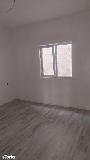 Casa in Navodari cu trei dormitoare, living, zona de vile - 2