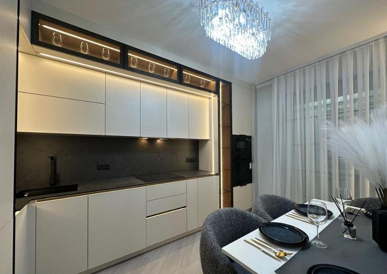 De vanzare 3 camere in zona Centrul Civic - 1