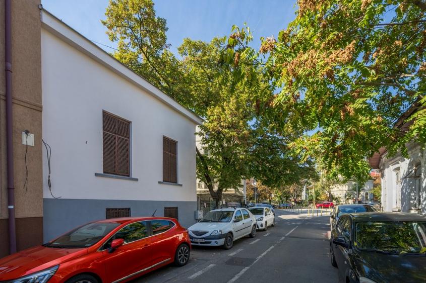 NOU pe Piata! Zona Armeneasca, str. Licurg nr.4. Casa-Vila, 7 camere.Teren 475mp - 9