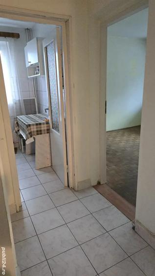 Inchiriez apartament decomandat 2 camere centru Or?ova - 1