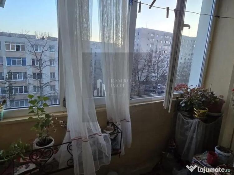 3 camere 5 minute METROU 1 DECEMBRIE 1918 DE RENOVAT - 2