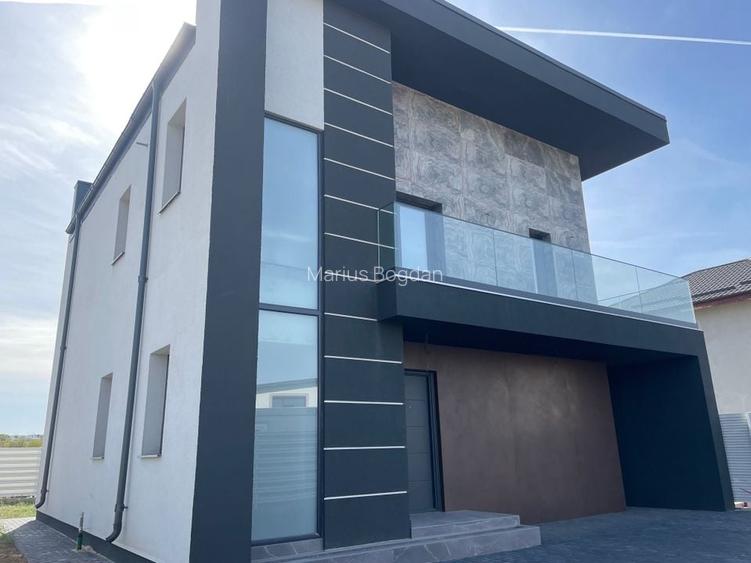 Vila de LUX Tunari Liddl curte MARE 0% Comision