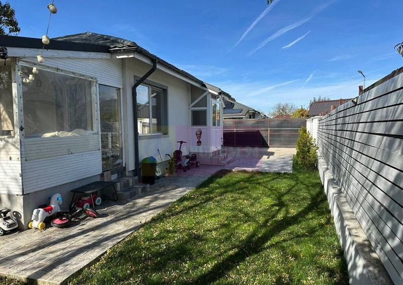 Casa 3 camere + dependin?e, curte 380, Sabareni - 1