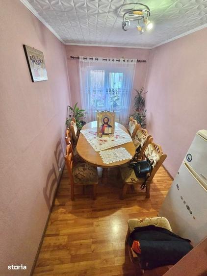 Apartament cu 3 camere decomandat în Micro 17