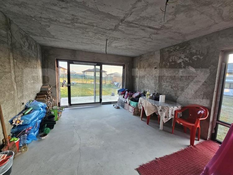Casă individuală cu 4 camere cu Teren 800 Mp în Șimnicu de Sus