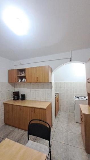 Apartament cu 2 camere semidecomandat, mobilat în Democrației