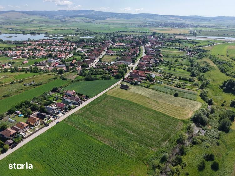 Teren de 10000 mp, în Feldioara