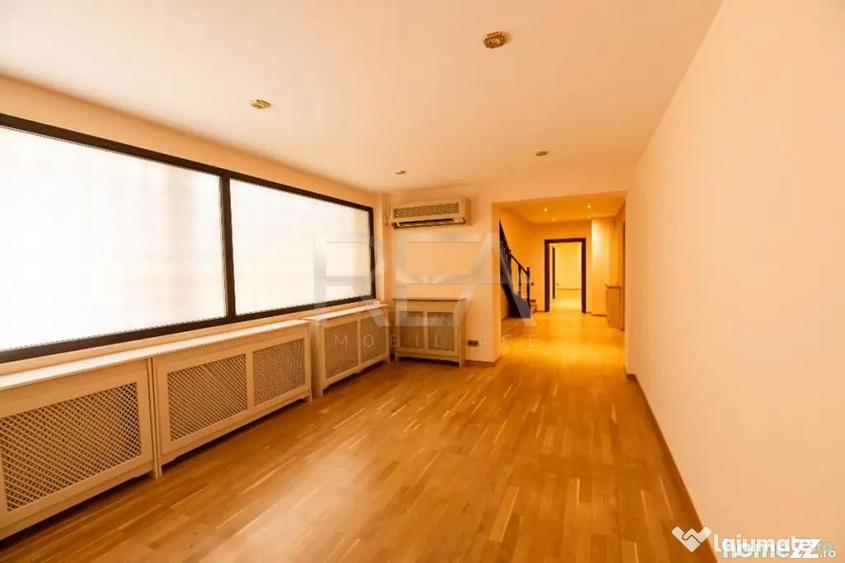 Casă cu 22 camere cu Teren 719 Mp în Băneasa