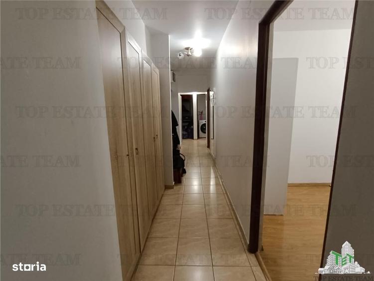 Apartament cu 3 camere decomandat în 1 Mai