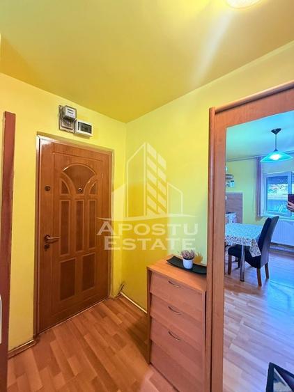 Apartament cu 2 camere semidecomandat, mobilat în UMT