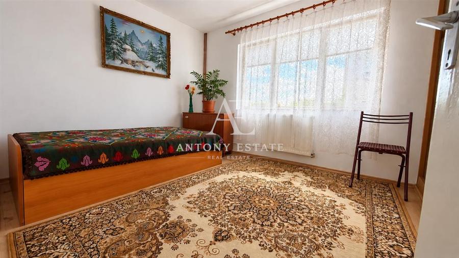 Apartament cu 3 camere semidecomandat în Cantemir