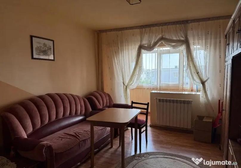 Apartament cu 4 camere decomandat, mobilat în 9 Mai