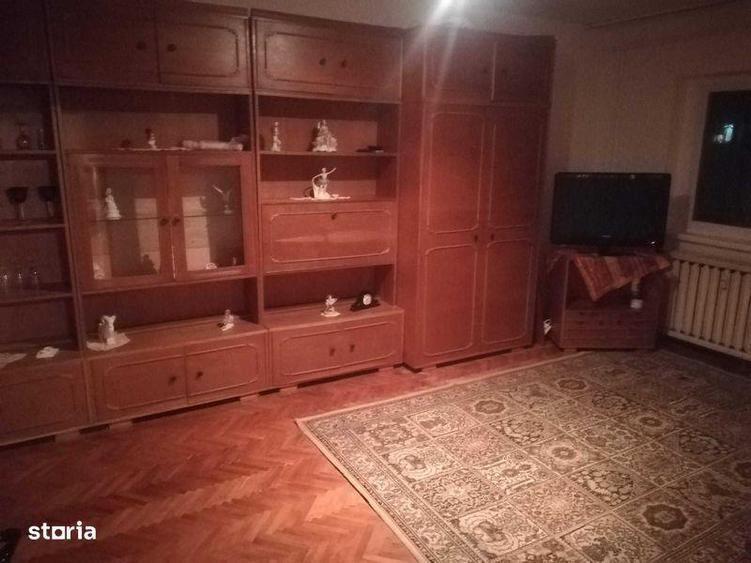 Apartament cu 2 camere decomandat în Badea Cârțan