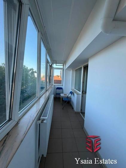Apartament cu 4 camere decomandat în Anda