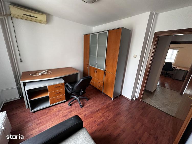 Apartament cu 3 camere semidecomandat, mobilat în Văcăresti
