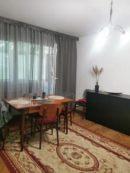 Apartament cu 2 camere semidecomandat în Podu Roș