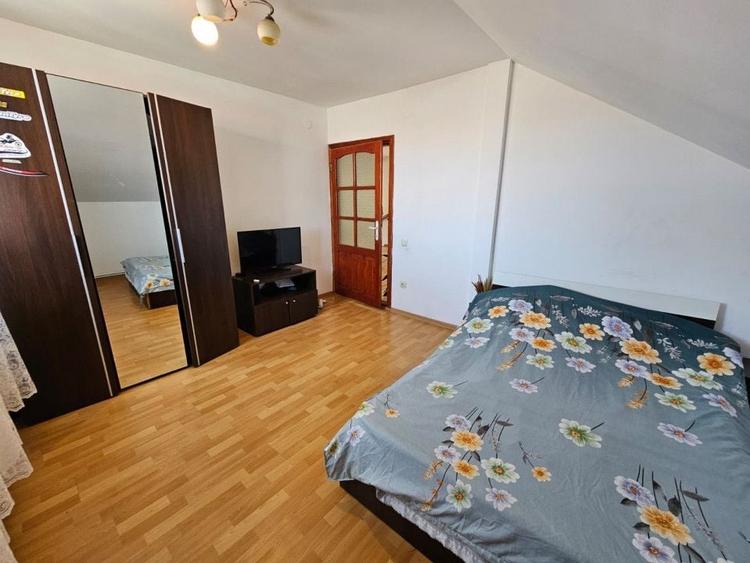 Casă individuală cu 5 camere cu Canalizare în Șelimbăr