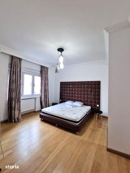 Apartament cu 3 camere în Romană