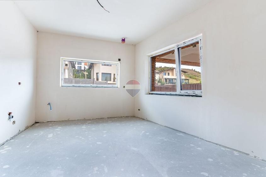 Duplex cu 4 camere cu Teren 325 Mp în Nord-Est