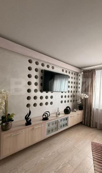 Apartament cu 5 camere decomandat, mobilat în George Enescu