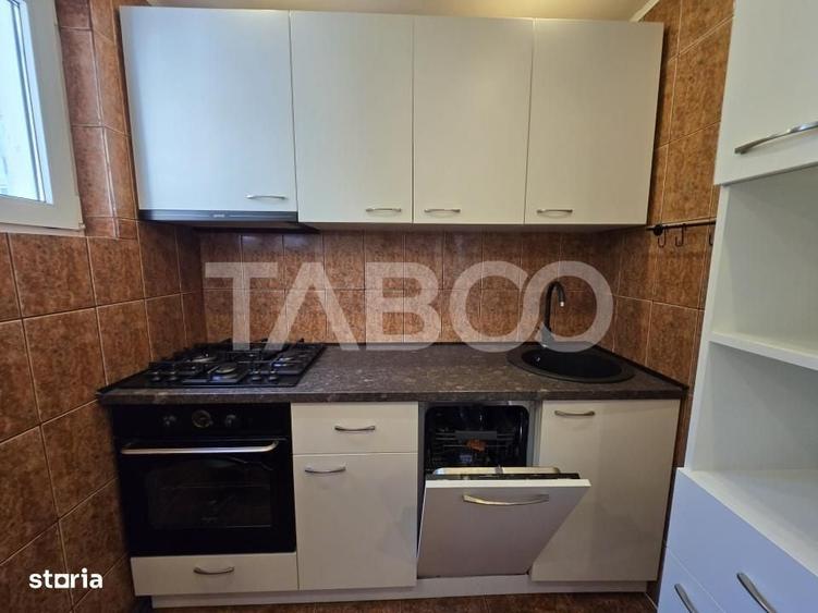 Apartament cu 3 camere semidecomandat în Țiglari