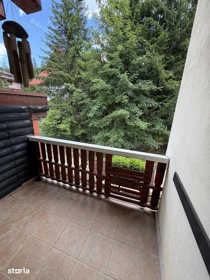 Casă cu 8 camere cu Teren 500 Mp în Central