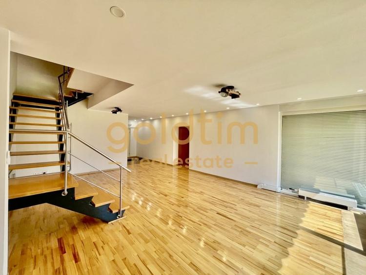 Duplex cu 6 camere cu Piscina în Iancu Nicolae