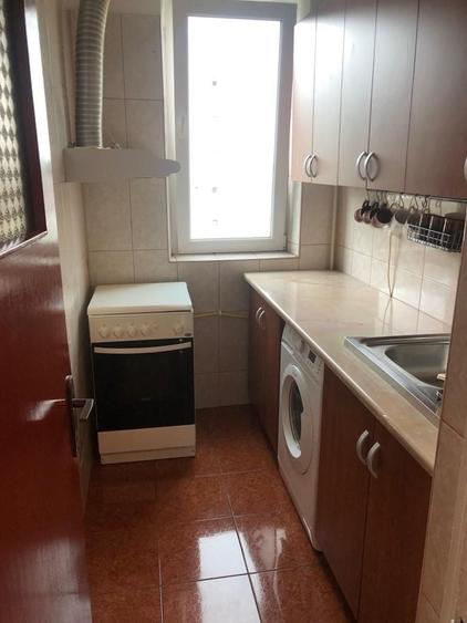 Apartament cu 4 camere semidecomandat în Militari