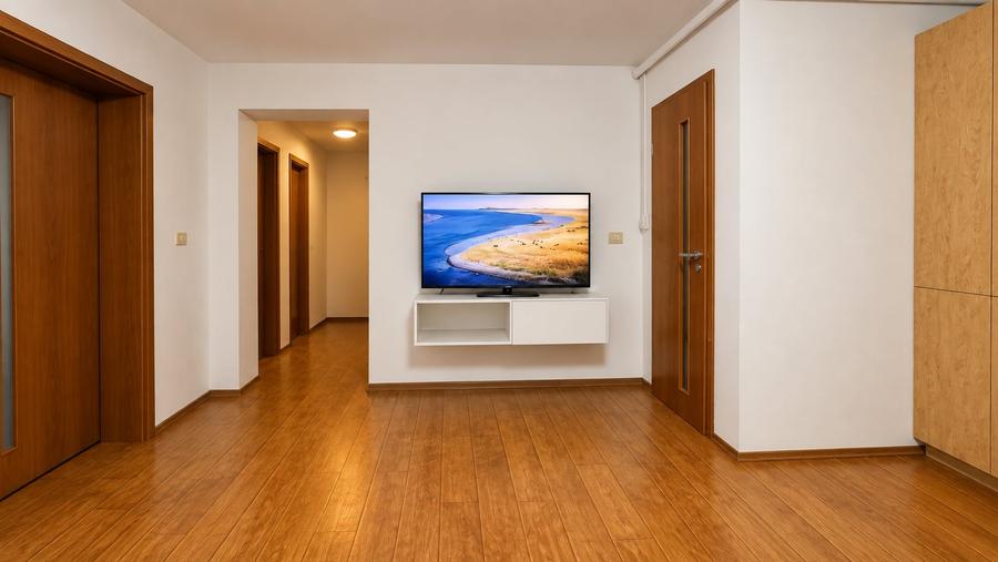 Apartament cu 3 camere semidecomandat în Braytim