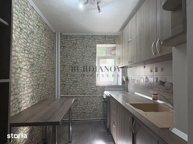 Apartament cu 3 camere decomandat în Colentina